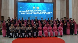 Dihantar Pedang Pora, 101 Personel Polda Lampung Purnabakti