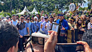 1.500 Penari Tari Tuping Pecahkan Rekor MURI di Lamsel Fest 2025