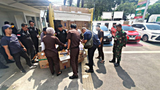 Berkas Lengkap, Bea Cukai Sumbagbar Serahkan Tersangka Rokok Ilegal ke Kejari Lampung Utara