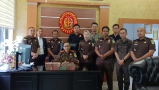 Pelunasan Kerugian Negara: Dua Tersangka Korupsi SPAM Way Kanan Setor Rp1,24 Miliar