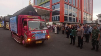 Wali Kota Eva Dwiana Lepas 13 Truk Bantuan untuk Korban Bencana di Sumatera