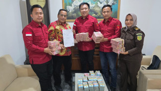Kejari Bandar Lampung Setor Uang Pengganti Terpidana Hengki Widodo Rp18,6 Miliar dalam Kasus Proyek Jalan Ir. Sutami