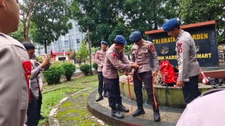 Tingkatkan Kesiagaan Bencana, Batalyon A Pelopor Brimob Lampung Asah Kemampuan SAR