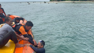 Kapal Bocor di Tengah Cuaca Buruk, Basarnas Evakuasi 5 Nelayan di Perairan Pulau Segama
