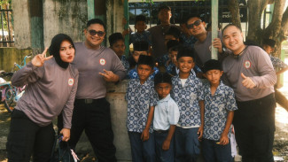 Mahasiswa STIK Angkatan 83/WPS Gelar Kegiatan Psikososial bagi Siswa Terdampak Banjir di Pidie Jaya