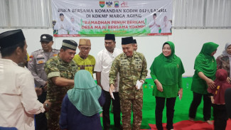 Tingkatkan Kepedulian Sosial, Dandim 0421/LS Beri Santunan untuk Anak Yatim di Marga Agung
