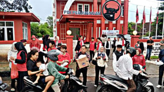 PDIP Lampung Isi Nuzulul Quran dengan Aksi Berbagi kepada Masyarakat