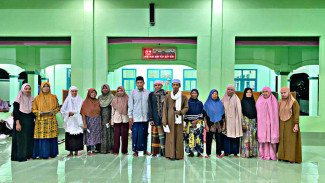 Malam Selikuran di Banyumas Lampung Selatan: Tarawih, Ambengan, dan Santunan untuk Warga