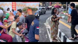 Andika Mahesa Ajak Sang Putra Berbagi Takjil di Bandar Lampung, Warga: Terima Kasih Bang Tamvan!