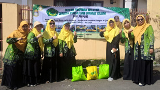 Lima Tahun Konsisten, Wanita PUI Lampung Salurkan Puluhan Paket Sembako Ramadan