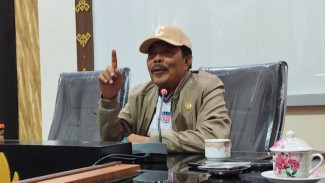 Tensi Tinggi di DPRD Metro: Sudarsono Gebrak Meja, Protes Pemkot dan Singgung Isu Interpelasi