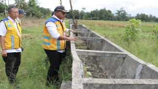 Kawal Pasokan Air Petani, BBWS Mesuji Sekampung Perbaiki Saluran Irigasi Gantung Rawajitu