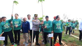 Kapolda Lampung dan Menteri PKP Hijaukan Jati Agung, REI Targetkan 1 Juta Pohon di Lampung