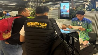 Kantor Imigrasi Bandar Lampung Deportasi Seorang WNA asal Singapura
