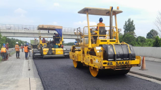 Jelang Libur Panjang, HKA Rampungkan Pengaspalan Tol Kayu Agung - Palembang Guna Jamin Kenyamanan Pemudik