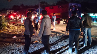 Mediasi Ricuh Dikepung Massa, Brimob Terjunkan Baracuda Evakuasi Dua Maling Motor di Natar