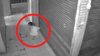 Bikin Resah Pedagang, Cewek Berdaster Terekam BAB Sembarangan di Depan Kios Plaza Bandar Jaya