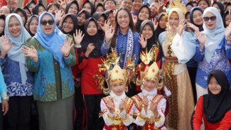 Peringati Hari Anak Nasional ke-42, Ketua TP PKK Zita Anjani Motivasi Pelajar dan Umumkan Lomba Cerdas Cermat