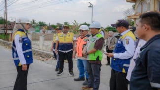 Ganti Aspal Jadi Konstruksi Rigid, Wagub Lampung Cek Ketebalan dan Drainase Jalan di Lampung Tengah