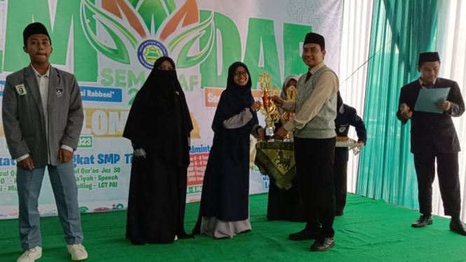 Azimah Tsani Nurul Hanifah , Juara 3 Lomba SEMADAF