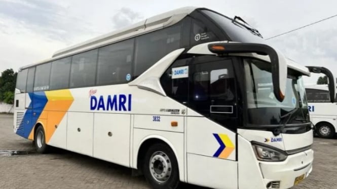 Armada Bus Damri