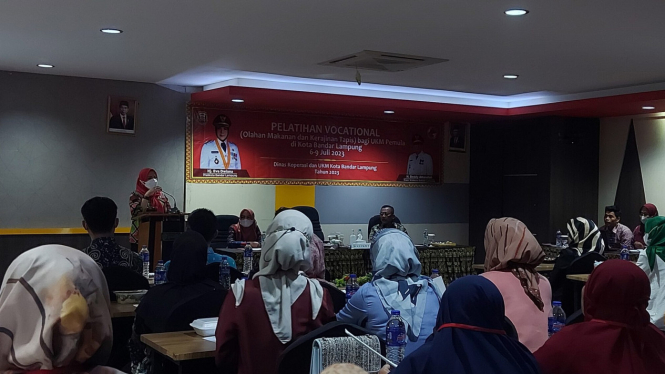 Wali Kota Bandar Lampung Eva Dwiana membuka pelatihan UKM Pemula