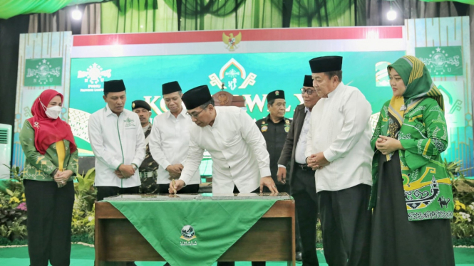 Ketua Umum PBNU K.H. Yahya Cholil Staquf Buka Konferwil XI NU Lampung