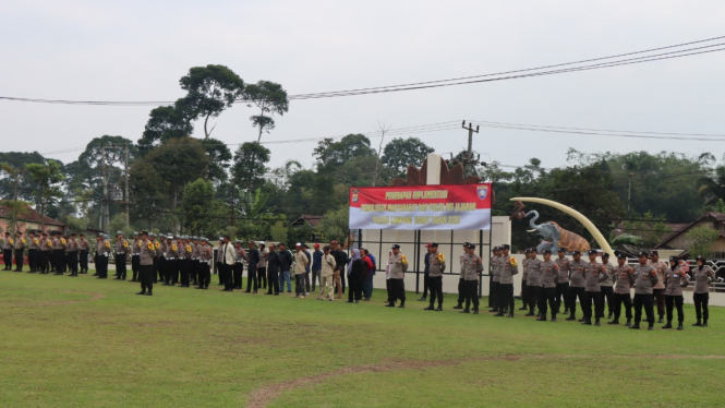 Polres Lampung Barat Gelar Apel di Lapangan Mapolres