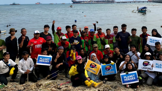 WCD Lampung adakan Cleanup Kemerdekaan di Pantai Kabarti