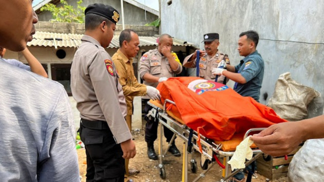 Evakuasi Jenazah Lansia 72 tahun di kota Metro, Lampung