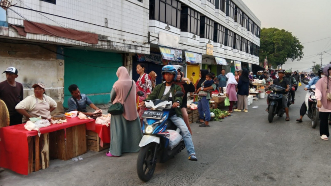 Pedagang kaki lima (PKL) di Pasar Pasir Gintung, Bandar Lampung