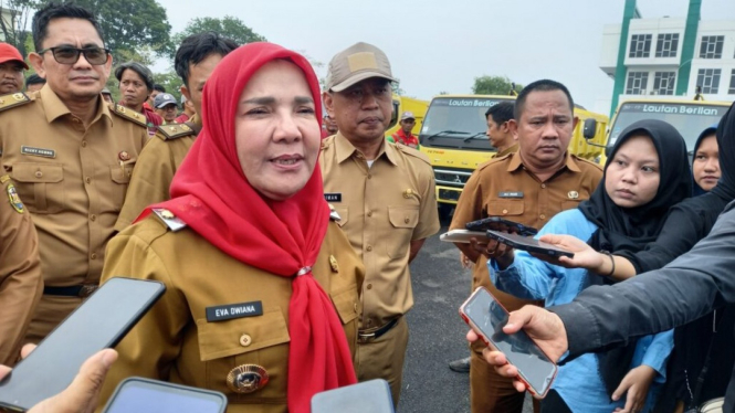 Pemkot Bandar Lampung salurkan kendaraan operasional petugas DLH