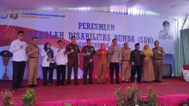 Wali Kota Bandar Lampung, Eva Dwiana Resmikan SDB Negeri