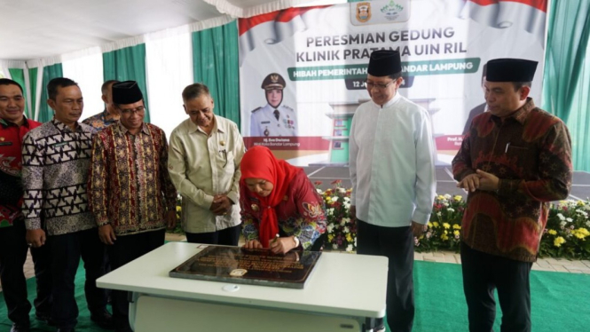 Wali Kota Eva Dwiana Resmikan Klinik Pratama UIN Raden Intan Lampung