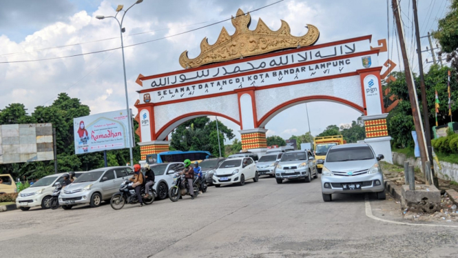 Suasana di Tugu Perbatasan kota Bandar Lampung