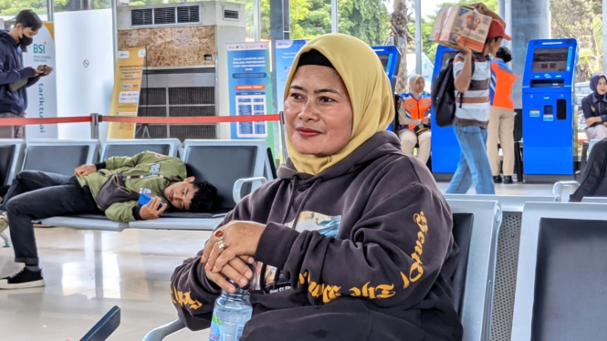 Ibu Sri pemudik dari Garut pulang kampung ke Lampung Timur