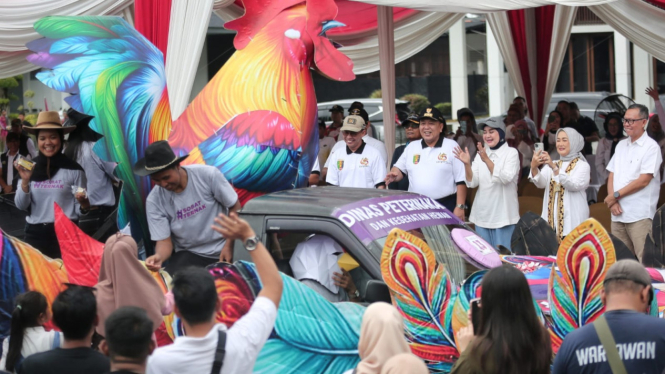 Karnaval Pawai Kendaraan Hias dalam rangka HUT Lampung ke-60