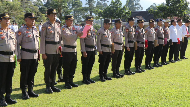 Polres Lampung Barat bersiaga peringatan Hari Buruh Internasional.