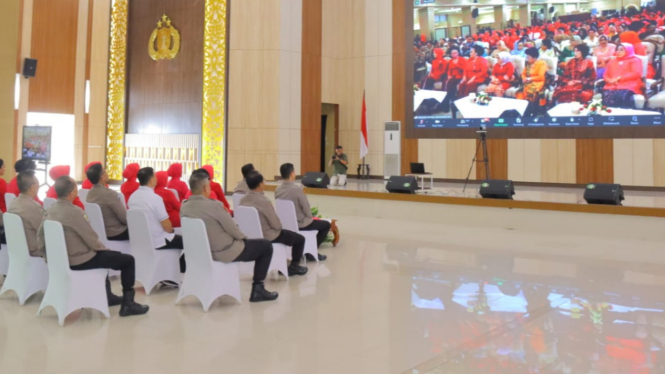 Polda Lampung mengikuti kegiatan syukuran HUT Yayasan Bhayangkari.