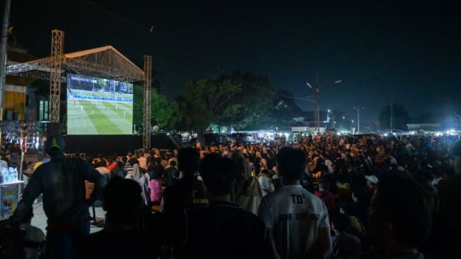 Warga Bandar Lampung Nobar di PKOR