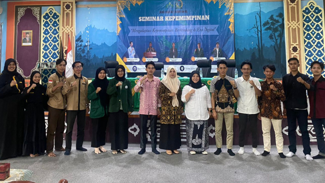 SEMA FS UIN Raden Intan Lampung gelar seminar kepemimpinan.