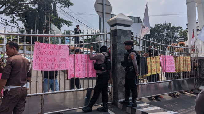 Aksi damai di Kejati Lampung