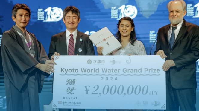 Iffah menerima penghargaan Kyoto World Water Grand Prize 2024.