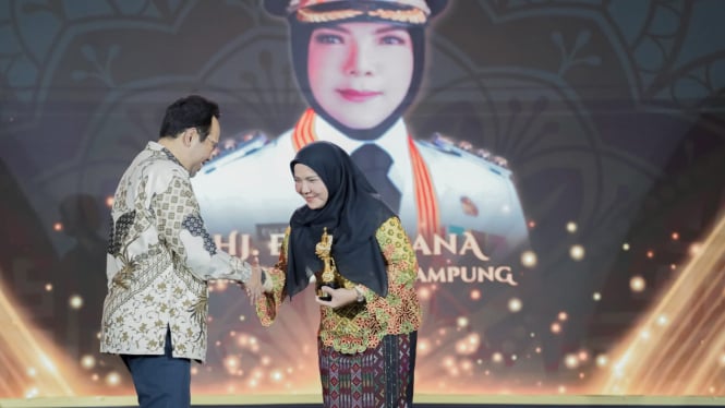 Wali Kota Eva Dwiana terima penghargaan ajang Kartini Awards 2024