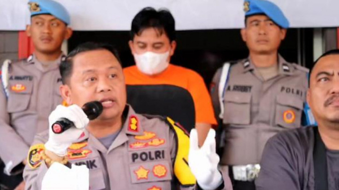 Konferensi pers penetapan tersangka anggota DPRD Lampung Tengah.