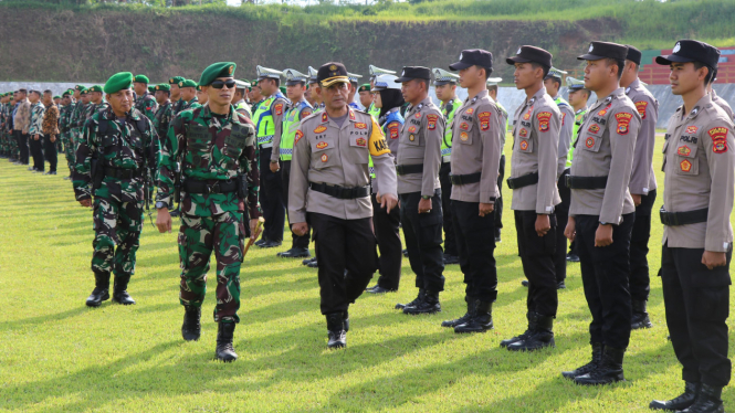 Polres Lampung Barat dan Kodim 0422LB menggelar apel gabungan.