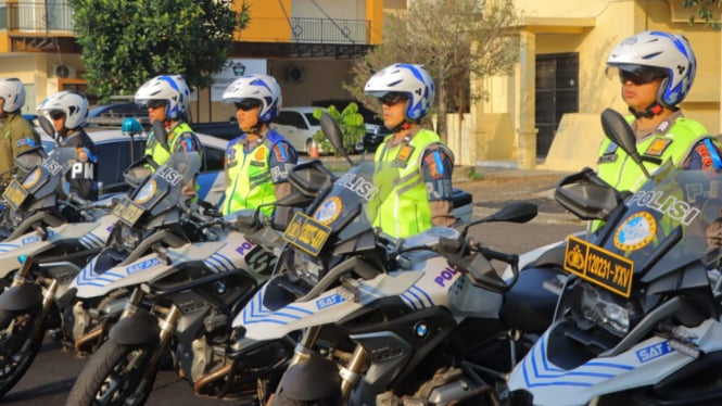 Polda Lampung menggelar apel bersama