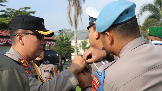 Kapolres Lampung Barat memimpin apel Operasi Patuh Krakatau 2024