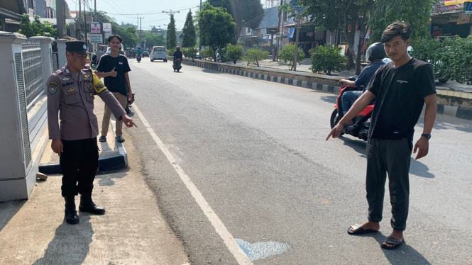 Polisi mendatangi lokasi remaja diwarnai pencurian.