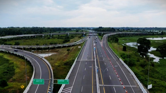 Jalan tol trans sumatera.